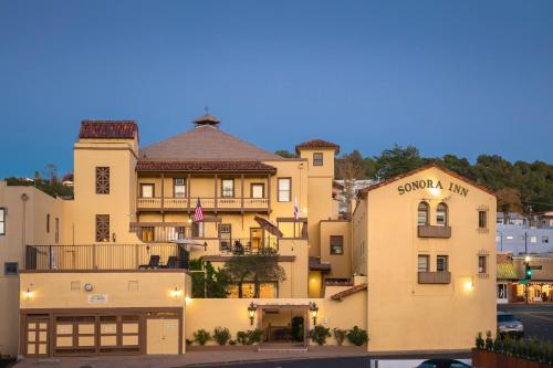 Historic Sonora Inn