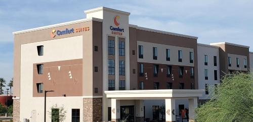 Comfort Suites Scottsdale Talking Stick Entertainment District